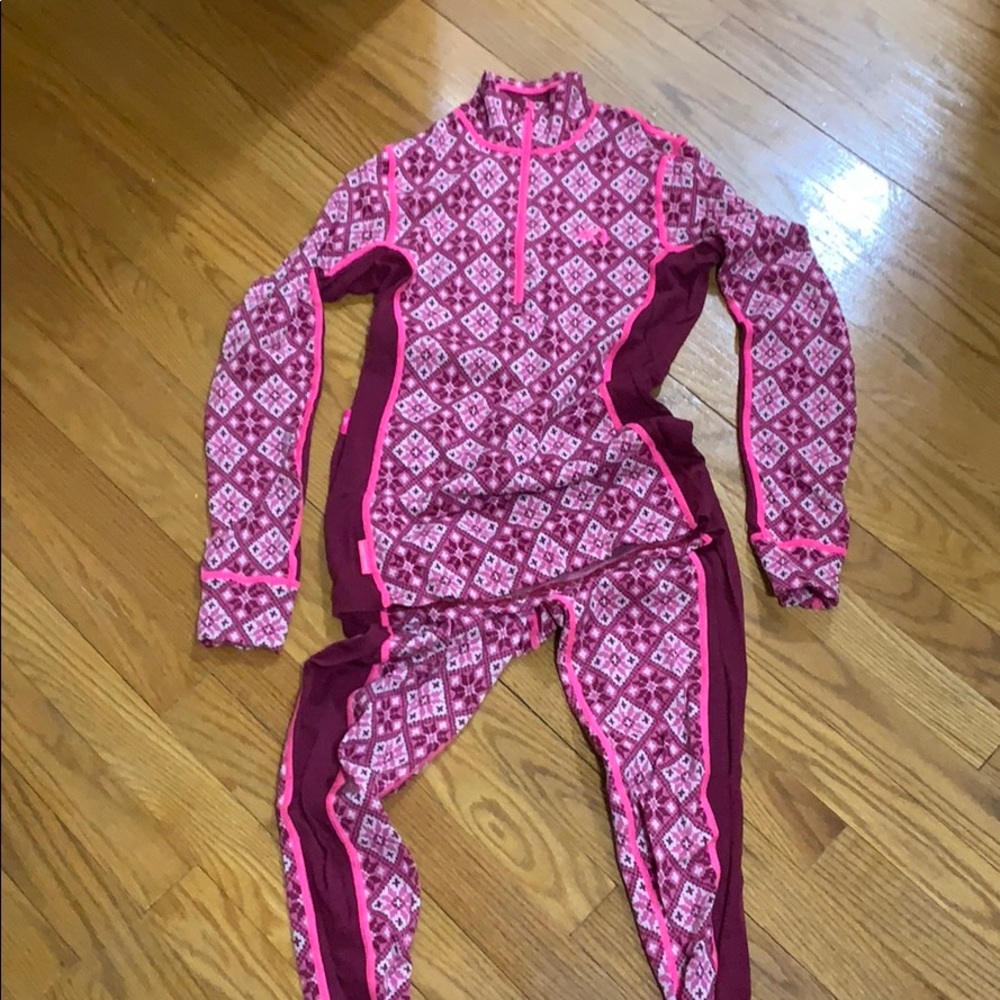 Kari Tara merino wool baselayer set